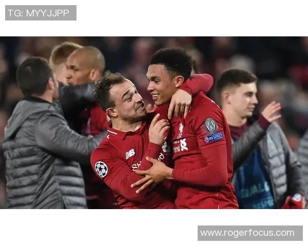 足球明星如何通过个人魅力与竞技表现迅速走红的背后故事与秘诀